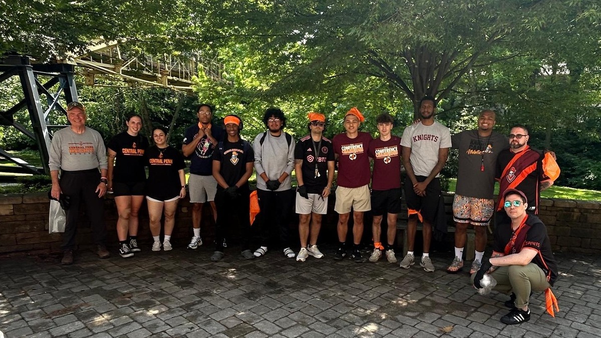 The Knights Clean the Campus!